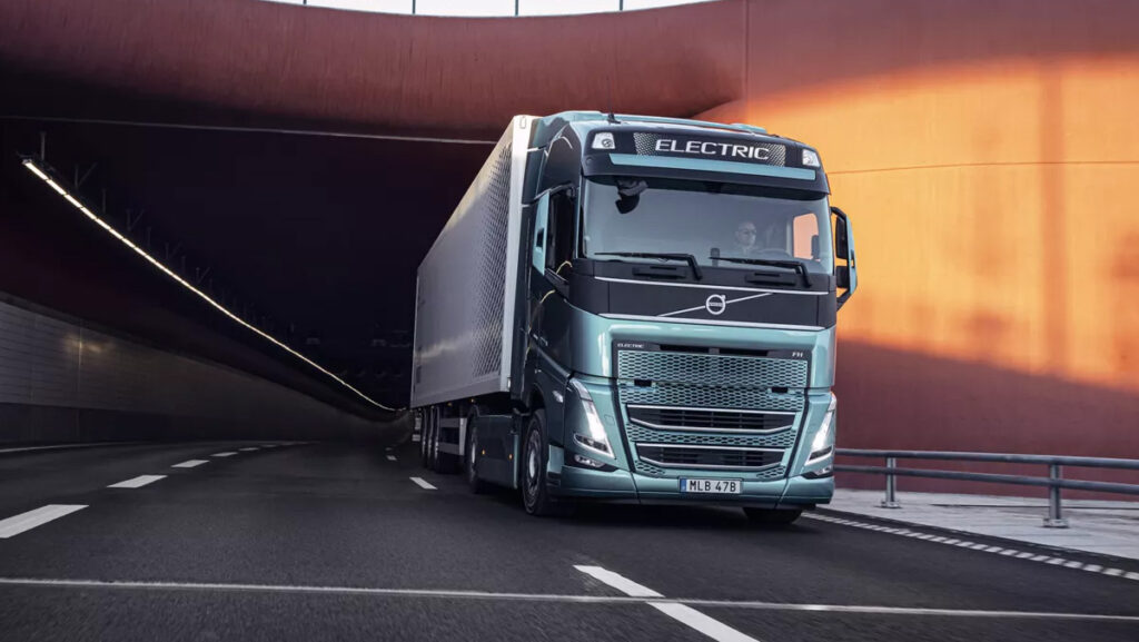 Amazon compra camiones eléctricos a Volvo Trucks