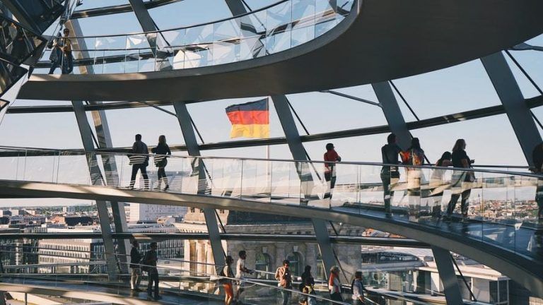 Lee más sobre el artículo Alemania, un ejemplo ¡Bajan jornada laboral de 35 a 28 horas a la semana!