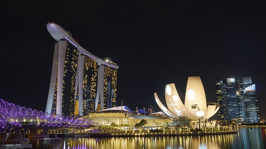 La belleza de Singapur se aprecia de mejor forma durante la noche