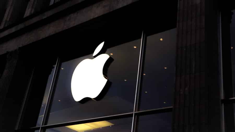 Los empleados de las Apple Store tienen que pasar por estrictas revisiones de seguridad al abandonar el lugar de trabajo