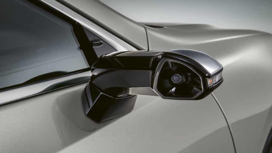 Los espejos retrovisores digitales de Lexus utilizan cámaras compactas de alta resolución