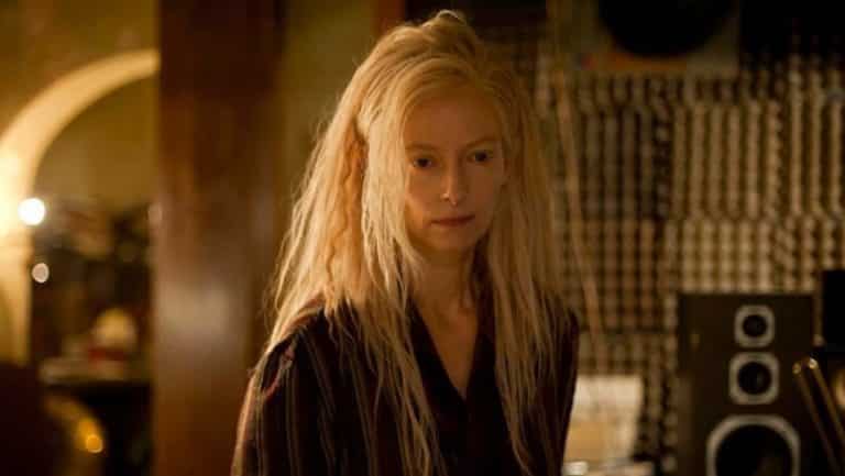 Lee más sobre el artículo Tilda Swinton se une a la serie Parásitos con papel protagónico