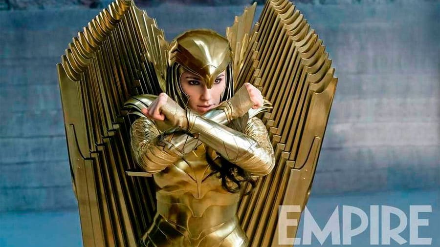 El traje dorado de Wonder Woman luce espectacular