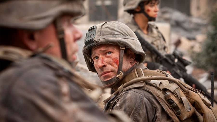 Aaron Eckhart interpreta al sargento Michael Nantz