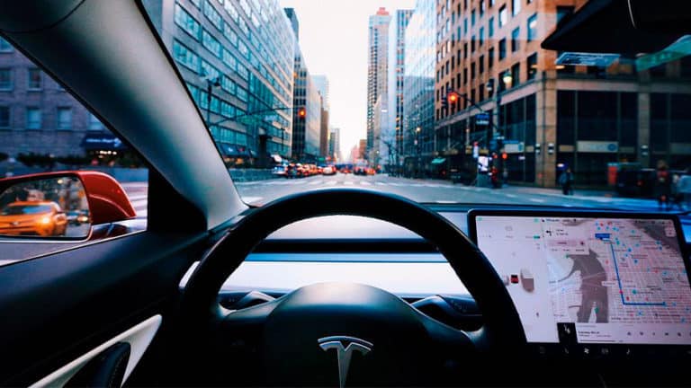 Lee más sobre el artículo El Autopilot de los Tesla es un superhumano: Elon Musk