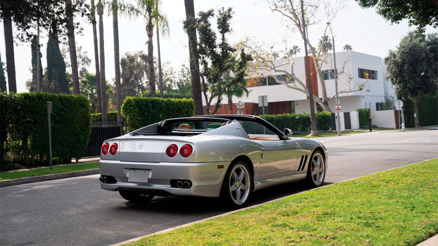 El vehículo fue presentado en el Salón del Automóvil de Los Ángeles 2005