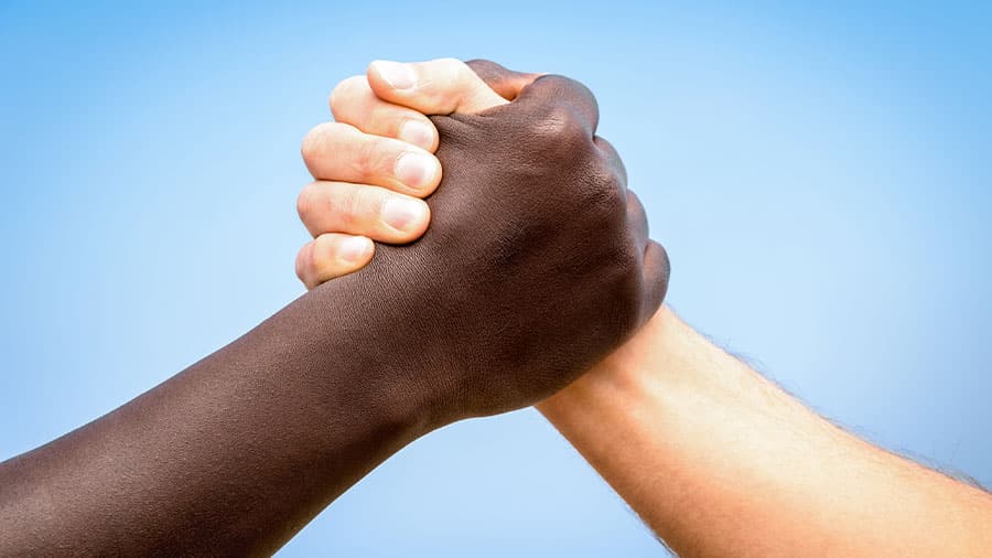 En varias partes del mundo se registraron muestras de solidaridad hacia la comunidad de raza negra