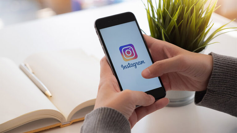 Lee más sobre el artículo Instagram ya permite fijar comentarios destacados en tus publicaciones