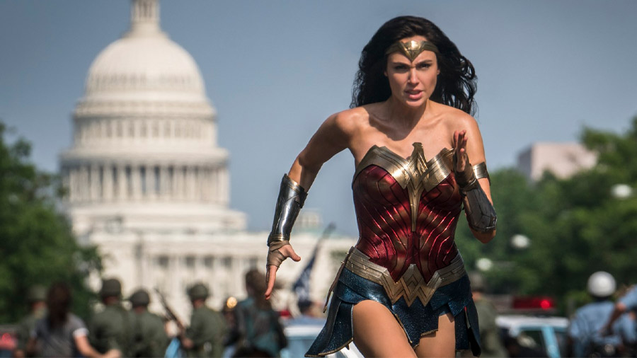 La lenta reapertura de las salas podría cambiar los planes para Wonder Woman 1984