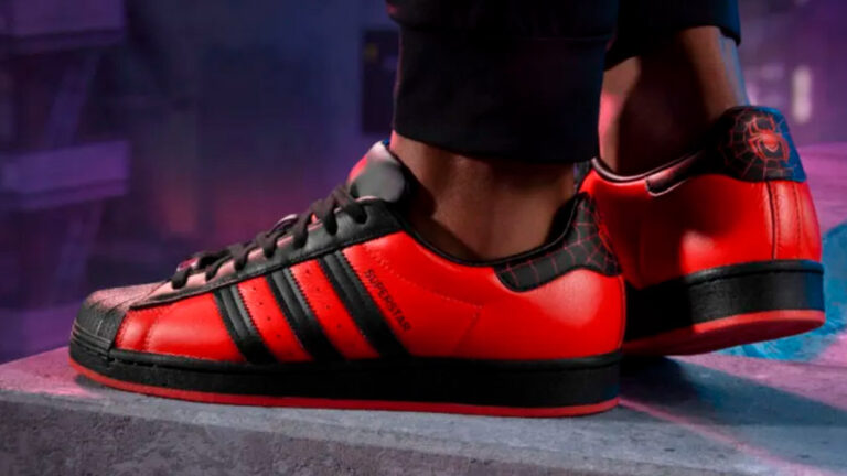 Lee más sobre el artículo ¡Son una realidad! Adidas y Sony presentan los tenis de Miles Morales