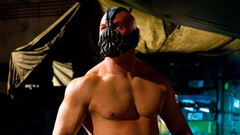 Lee más sobre el artículo Christopher Nolan sigue impresionado por el trabajo de Tom Hardy como Bane