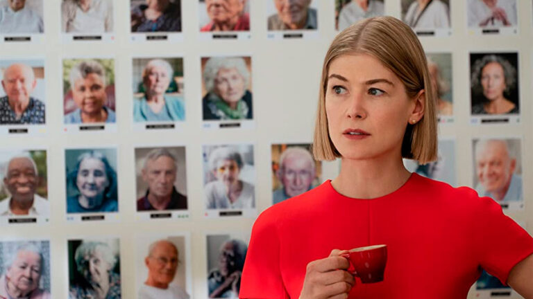 Lee más sobre el artículo Descuida, yo te cuido: Sinopsis, tráiler, reparto y crítica ¡Otro actuación atrayente de Rosamund Pike!