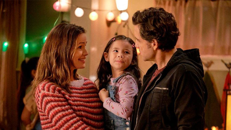 Jennifer Garner y Edgar Ramírez interpretan a los padres de familia