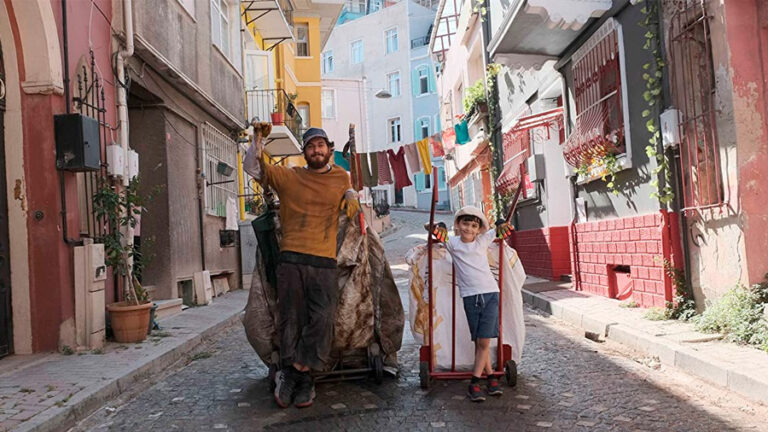 Lee más sobre el artículo Vidas de papel: Sinopsis, tráiler, reparto y crítica ¡Un emotivo drama turco!