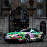 ¡Sale a subasta el exclusivo Porsche Taycan Artcar decorado por Richard Phillips!