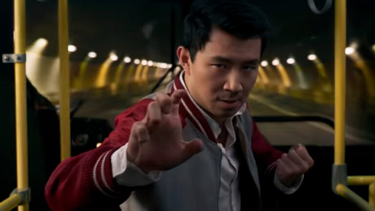 Lee más sobre el artículo Tráiler de ‘Shang-Chi y la leyenda de los Diez Anillos’ muestra al maestro del kung-fu en acción