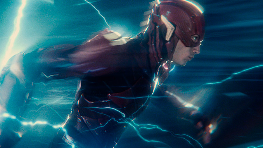 Ezra Miller interpreta a Flash
