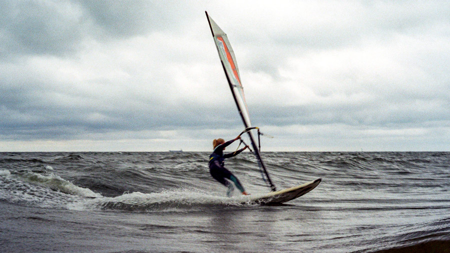 El windsurf fue reconocido como un deporte olímpico en la década de los 80