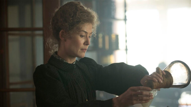 Lee más sobre el artículo Madame Curie: Sinopsis, tráiler, reparto y crítica ¡Siempre aplausos para Rosamund Pike!