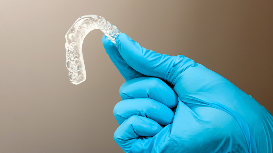 En los casos más graves, los pacientes deberán usar un protector dental durante la noche
