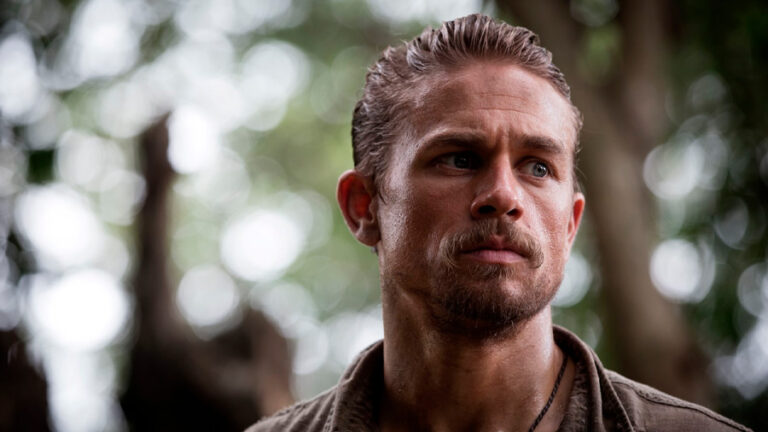 Lee más sobre el artículo Mortal Kombat: Charlie Hunnam suena fuerte para ser Johnny Cage