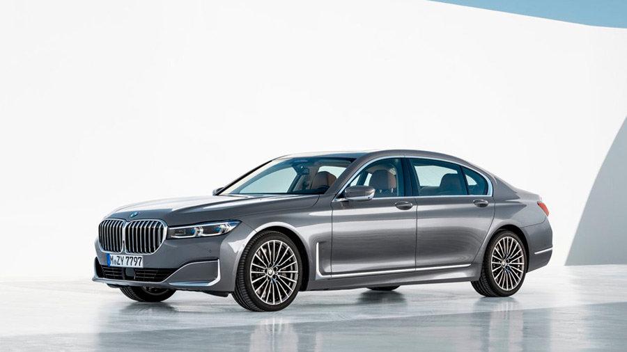 El BMW Serie 7 luce elegante y conservador