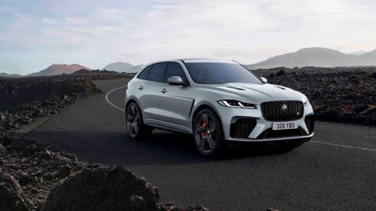 Lee más sobre el artículo Jaguar F-Pace R-Dynamic Black 2022, más tecnológica, segura y exclusiva