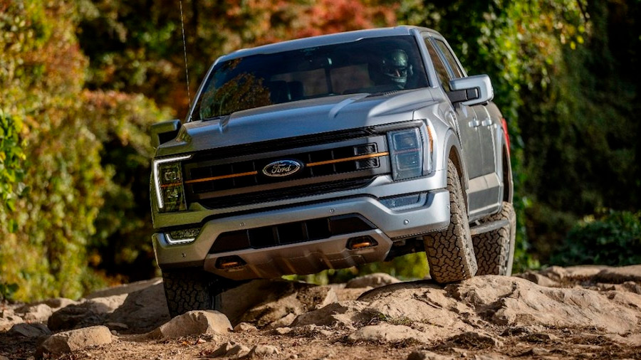 La Ford Lobo Tremor 2021 tiene detalles en Active Orange