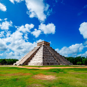 Lee más sobre el artículo ¿Por qué visitar Chichén Itzá? Una maravilla arqueológica