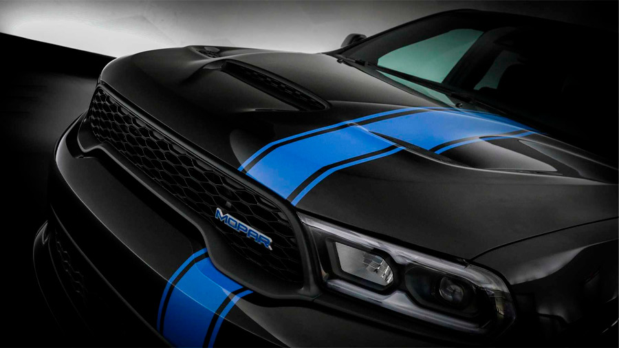 Llevas detalles en la tonalidad Mopar Blue