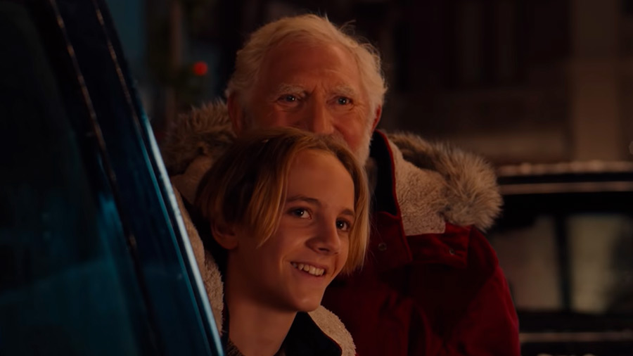 La relación entre Jules y su abuelo juega un papel importante en la película