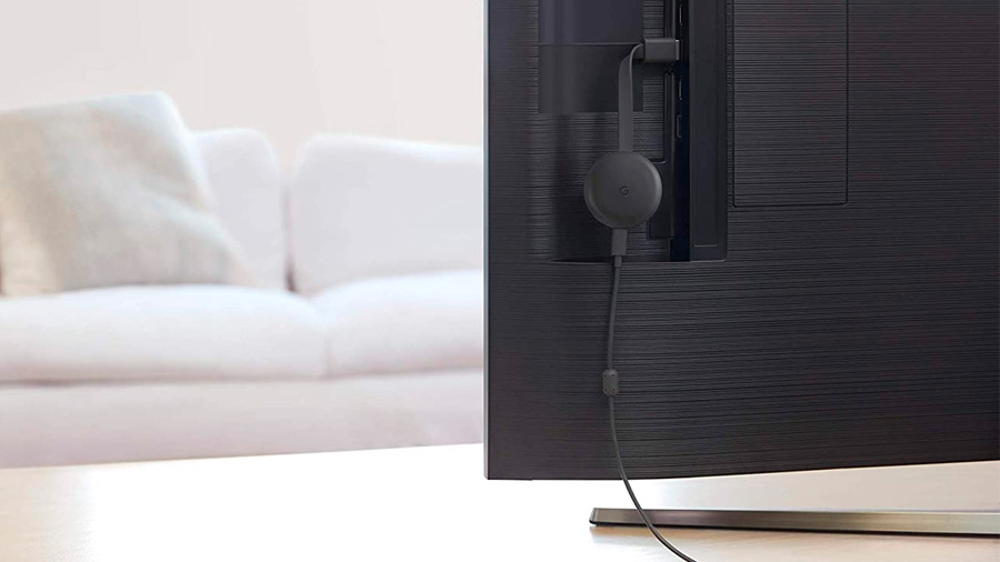 El Google Chromecast tiene un diseño que facilita su conexión a la televisión