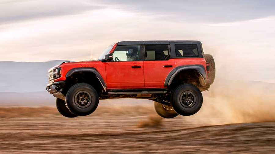 La Ford Bronco Raptor 2022 luce más capaz y sagaz para la aventura