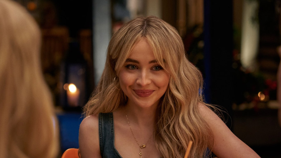 Sabrina Carpenter también repite con el rol de Harper