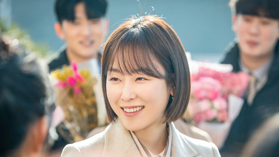 Hyeon-jin Seo da vida a la profesora Go Ha-neul