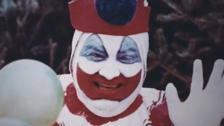 Lee más sobre el artículo Conversaciones con asesinos: Las cintas de John Wayne Gacy. Sinopsis, tráiler, curiosidades y críticas ¡Los terribles crímenes de ‘Pogo El Payaso’!