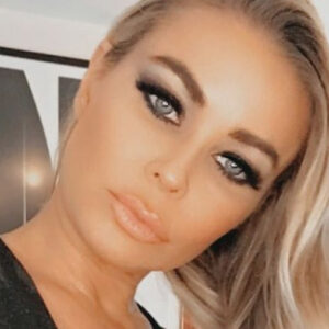 Lee más sobre el artículo Carmen Electra abre su cuenta de OnlyFans a los 50 años ¡y explica sus verdaderos motivos!