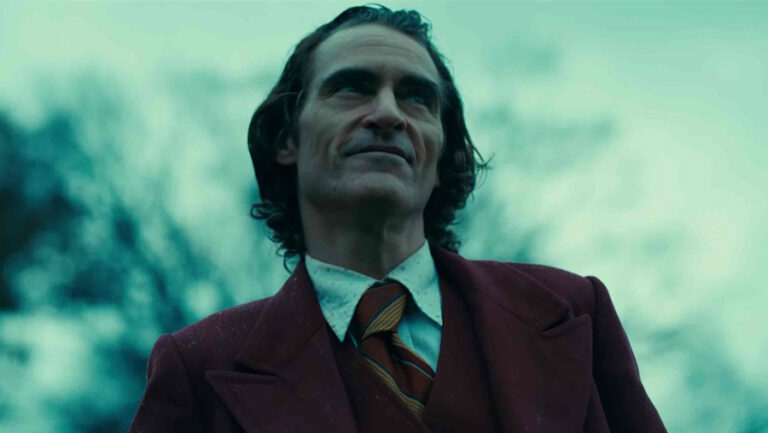 Lee más sobre el artículo ¡Felicidad total! Habrá secuela de ‘Joker’, Joaquin Phoenix ya está leyendo el guion