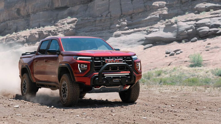 Lee más sobre el artículo ¿Cómo es la GMC Canyon 2023? Llega la tercera generación con nuevo diseño y versión off-road