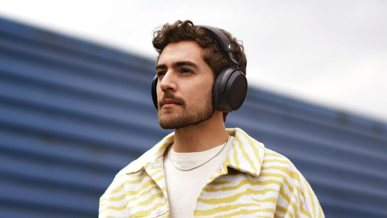 Lee más sobre el artículo Sennheiser Momentum 4 Wireless: Lanzamiento, características y precios ¡Calidad de audio y máximo confort!