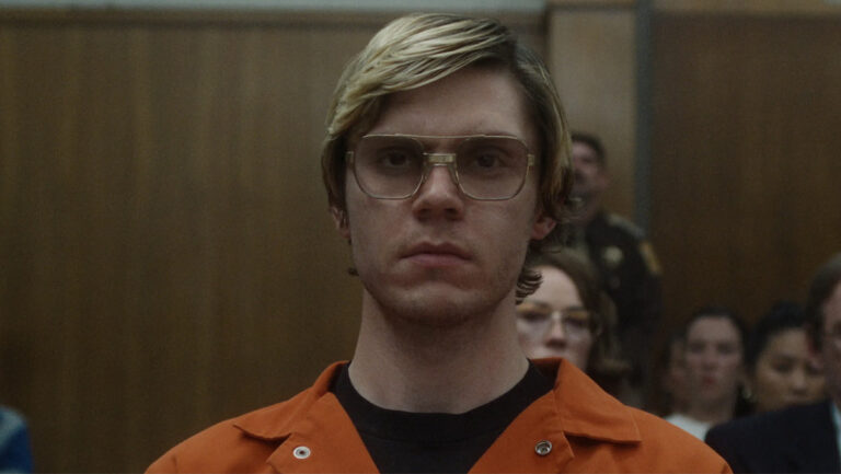 Lee más sobre el artículo ¿Era necesaria o no? La serie sobre Jeffrey Dahmer en Netflix molesta a familiares de las víctimas