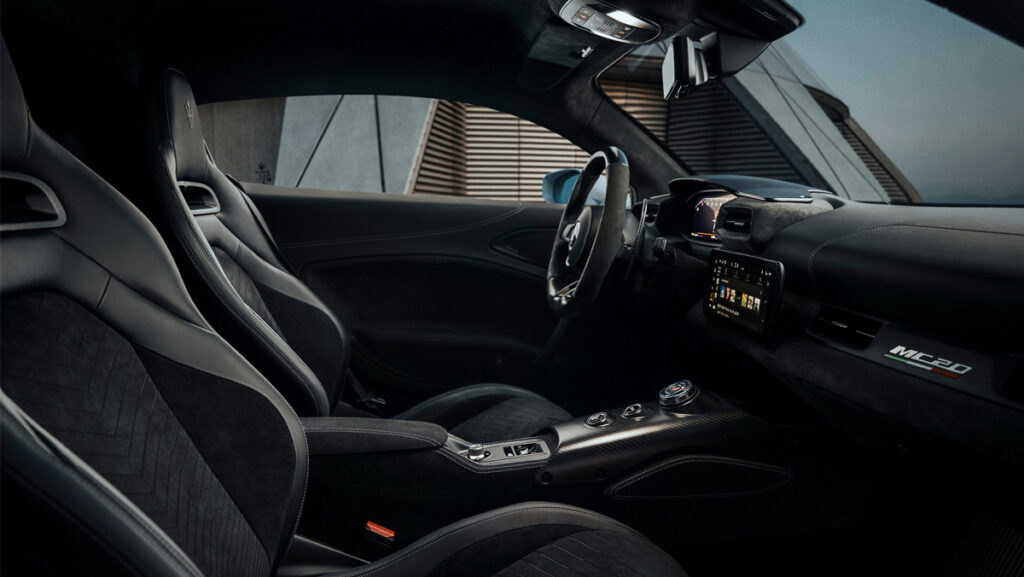 Interior de auto de Maserati