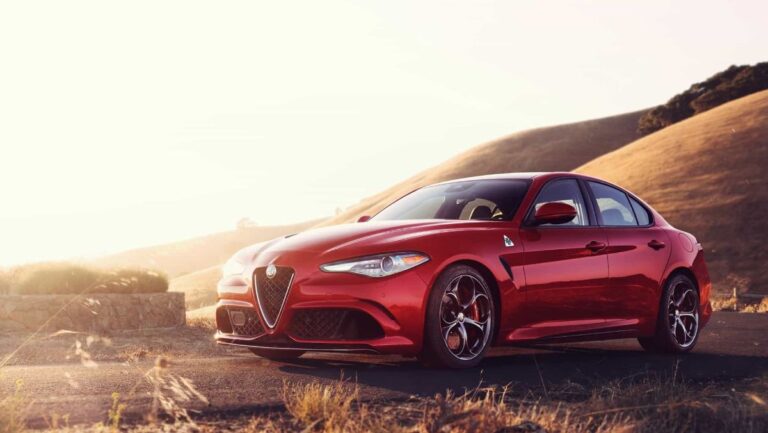 Lee más sobre el artículo Alfa Romeo Giulia 2023: Estilo italiano y manejo pasional ¿Es buen carro?