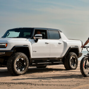 Lee más sobre el artículo <strong>¡Bicicleta eléctrica para el off-road! La GMC Hummer EV AWD eBike es la pareja ideal de la pick-up</strong>