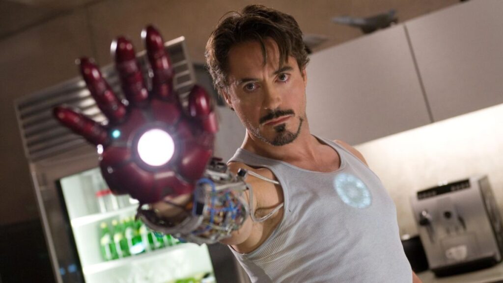 Robert Downey Jr. como Iron Man