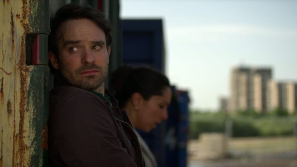 Charlie Cox como Adam