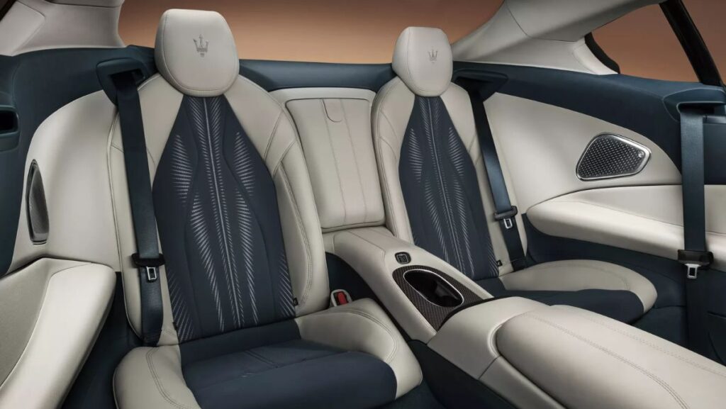 Interior del Maserati GranTurismo 2023