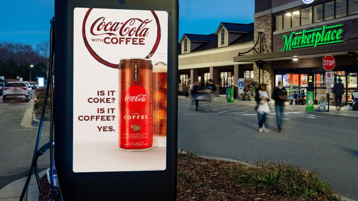 Cargador de Volta con publicidad de Coca-Cola