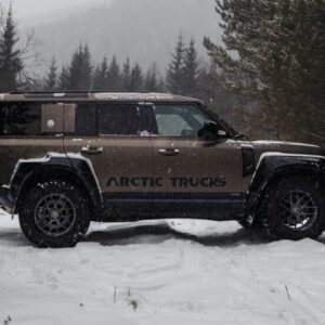 Lee más sobre el artículo ¿La todoterreno definitiva? Arctic Trucks crea una Land Rover Defender más aguerrida