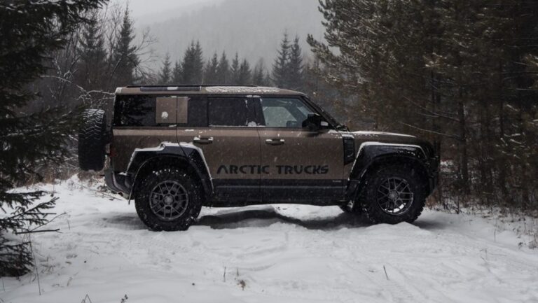 Lee más sobre el artículo ¿La todoterreno definitiva? Arctic Trucks crea una Land Rover Defender más aguerrida